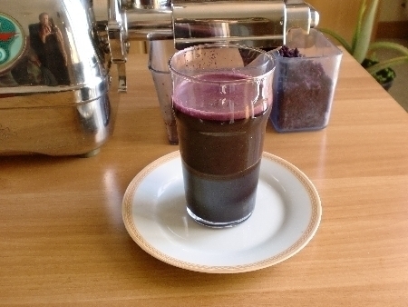 Succo di carota nera